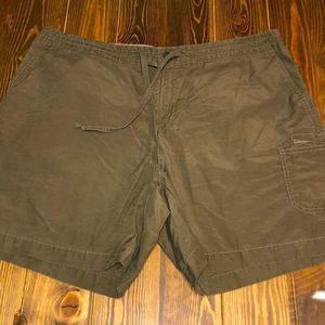 Columbia GRT Womens Active Shorts Size Large L Green Cargo Hiking Outdoor